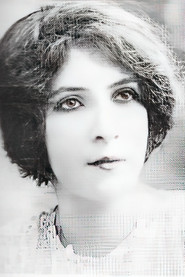 Photo of Suzanne Revonne