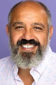 Photo of Mohammed Fahmy as Mr Kazem