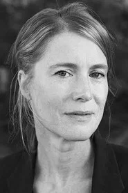 Photo of Emma Warg as Verona