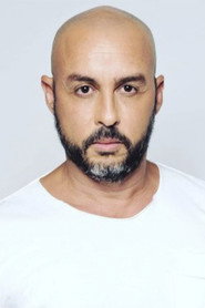 Photo of Gilbert Magalhães as Max Xavier