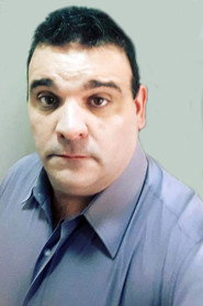 Photo of Leandro Orowitz as Mirna's customer