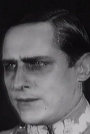 Photo of Ivan Kapralov as Officer