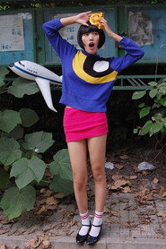 Photo of 江雨晨 as 花边