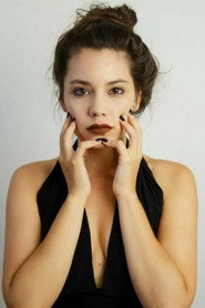Photo of Camila Ferrazzano as Letícia