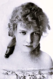 Photo of Isabel Rea as Mrs. Courtland