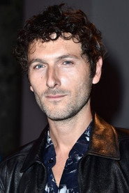 Photo of Simon Buret as Antoine, Loïc's friend