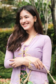 Photo of Mawar Eva De Jongh as Sumi