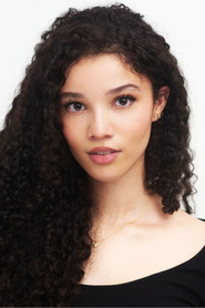 Photo of Malia Baker as Mary Anne Spier