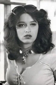 Photo of Melanie Mayron as Carol Link