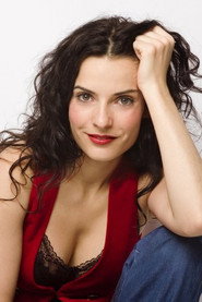 Photo of Thais Curiá