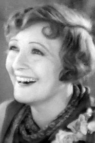 Photo of Irène Wells as Peggy Samoy
