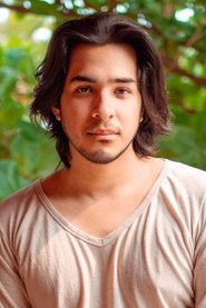 Photo of Luis Molina as Ale