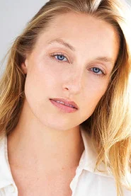 Photo of Haley Walter as Laura Leeds