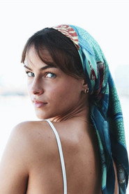 Photo of Cécile Molina as Julie