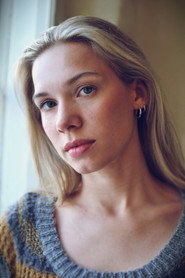 Photo of Emelie Dahlskog as Mia