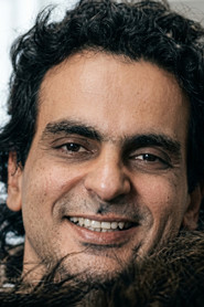 Photo of Cláudio Chakmati as Mau / Porteiro (voice)