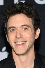Photo of Ashley Zukerman as Jesse Banks
