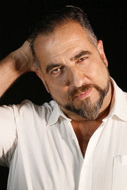 Photo of Rafael Chaves as De Traje