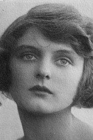 Photo of Zoe Palmer as Joan Wellingford