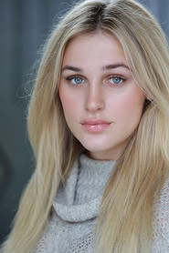 Photo of Madi Monroe as Amy Maxwell