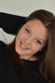 Photo of Paula Pier as Sandra Font