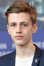 Photo of Jakob Lassalle as Phillip
