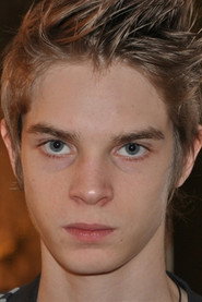 Photo of Leonard Proxauf as Jonas Block