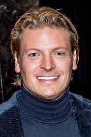 Photo of Thomas Berge as Peter