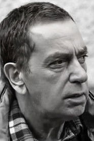 Photo of Walter Santa Ana as (Episodio "La pulsera de cascabeles")