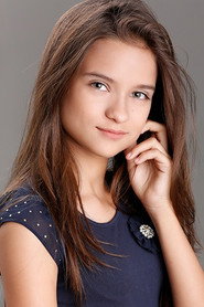 Photo of Vitória Magalhães as Malu (7 à 9 anos)