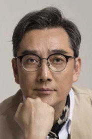 Photo of Simon Yu Sai-Tang as Siu Duen’s colleague