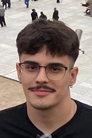 Photo of Cesar Falquetti as Homem de verde
