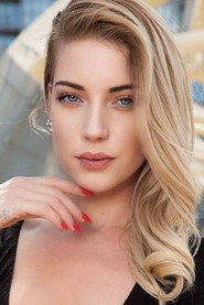 Photo of Emily Crighton as Lauren