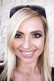 Photo of Elizabeth Swaney as Bystander