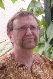 Photo of Bernard Roué as N°7
