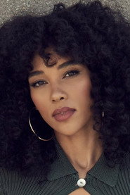 Photo of Alexandra Shipp as Amelia Bergbaum-Goldstein
