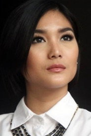 Photo of Dominique Diyose as Linda