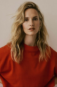 Photo of Ruth Bradley as Maggie Ryan