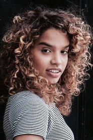Photo of Nathalia Ernesto as Menina do Tarot 1
