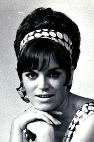 Photo of Kyri Ambrus as Énekesnő