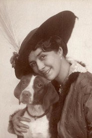 Photo of Alfi Zangenberg as Volhyrma - fortune teller