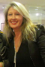 Photo of Alexis Scott as Sue Minner