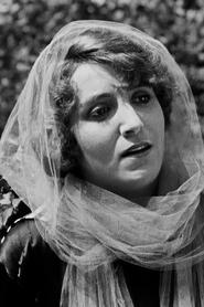 Photo of Maryse Dauvray as Edith Laurin