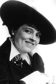 Photo of Betty Scott as Dolly Dutton