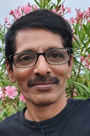 Photo of Ramesh Vaidya as Varadhan