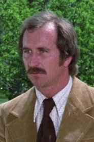 Photo of Frank Bannon as Officer Bob Streeker