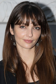 Photo of Annabelle Belmondo as Kate