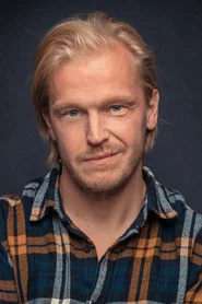 Photo of Tatu Mönttinen as Syntymäpäiväsankarin isä