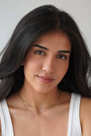 Photo of Sarah Iranca as Alice