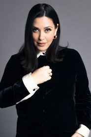 Photo of Jasmin Shakeri as Elif